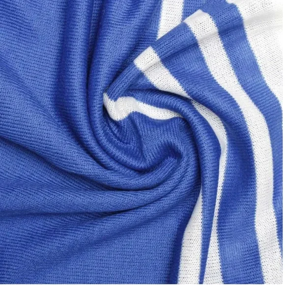 Blue and White Wrap - Picture 2 of 4